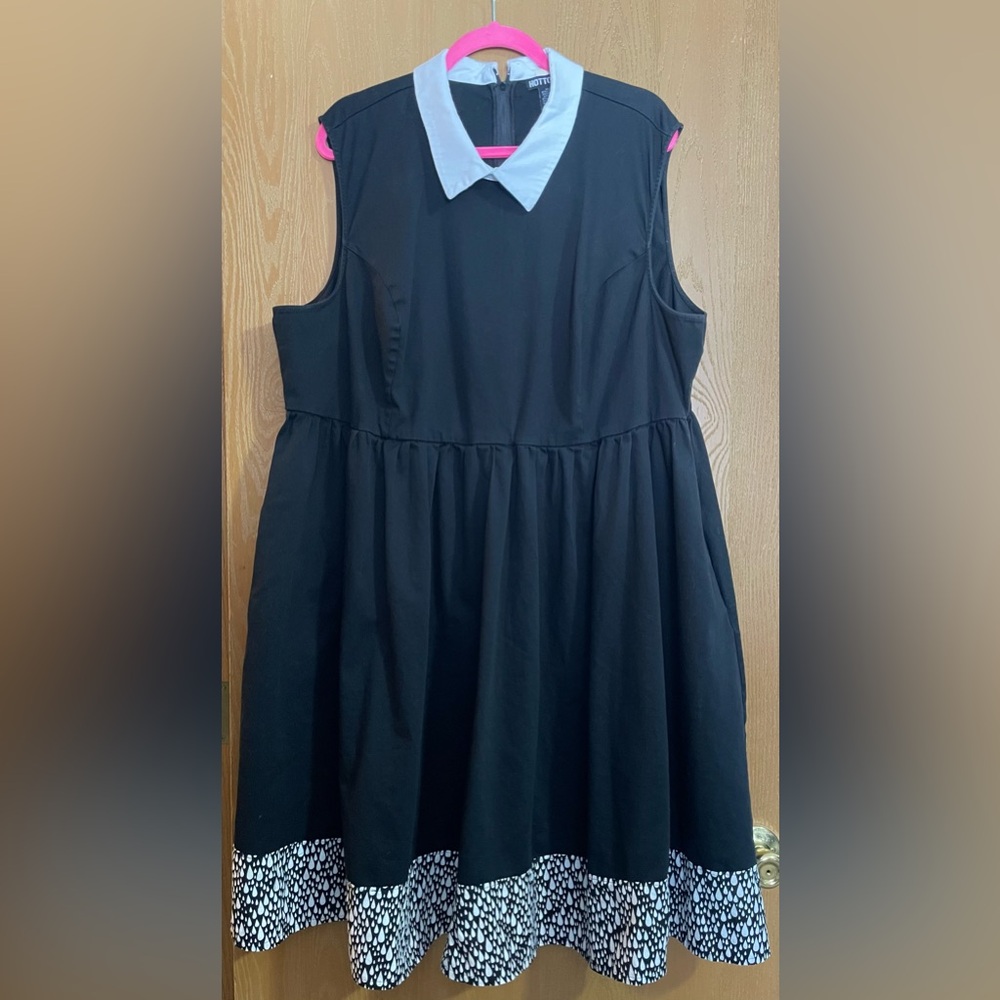 Hot Topic cotton dress with added rain drop hem Plus Size 4X
